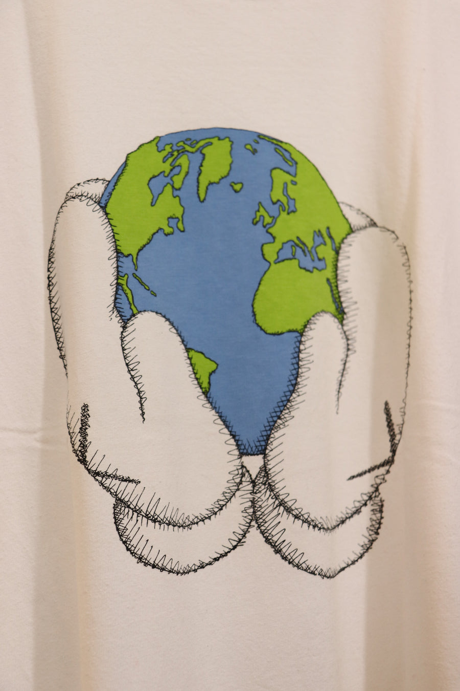 Uniqlo x Kaws T-shirt "Peace for All"