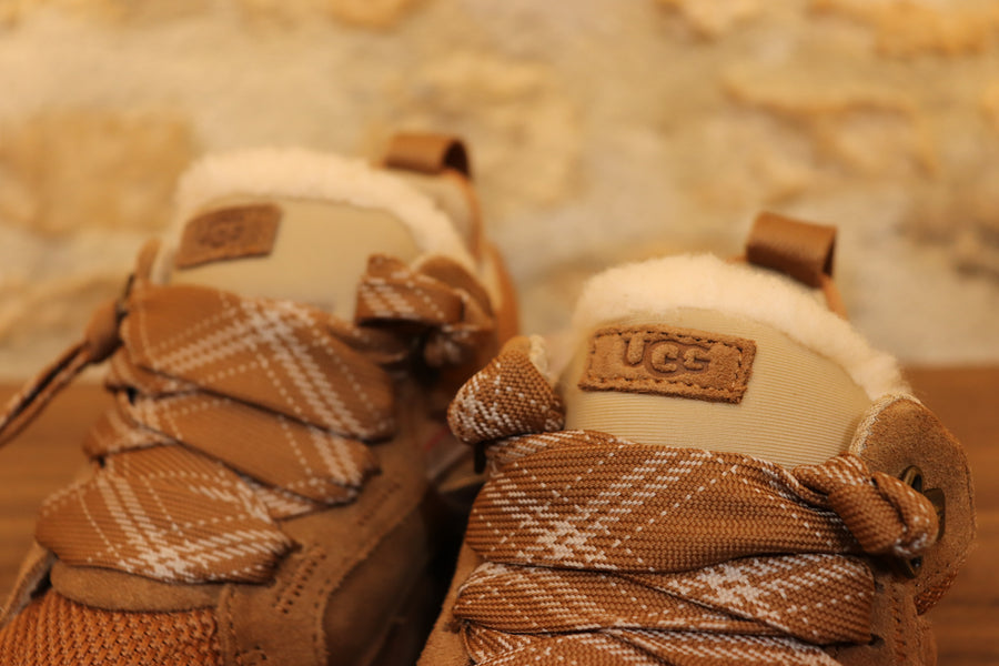 UGG Lowmel Chestnut