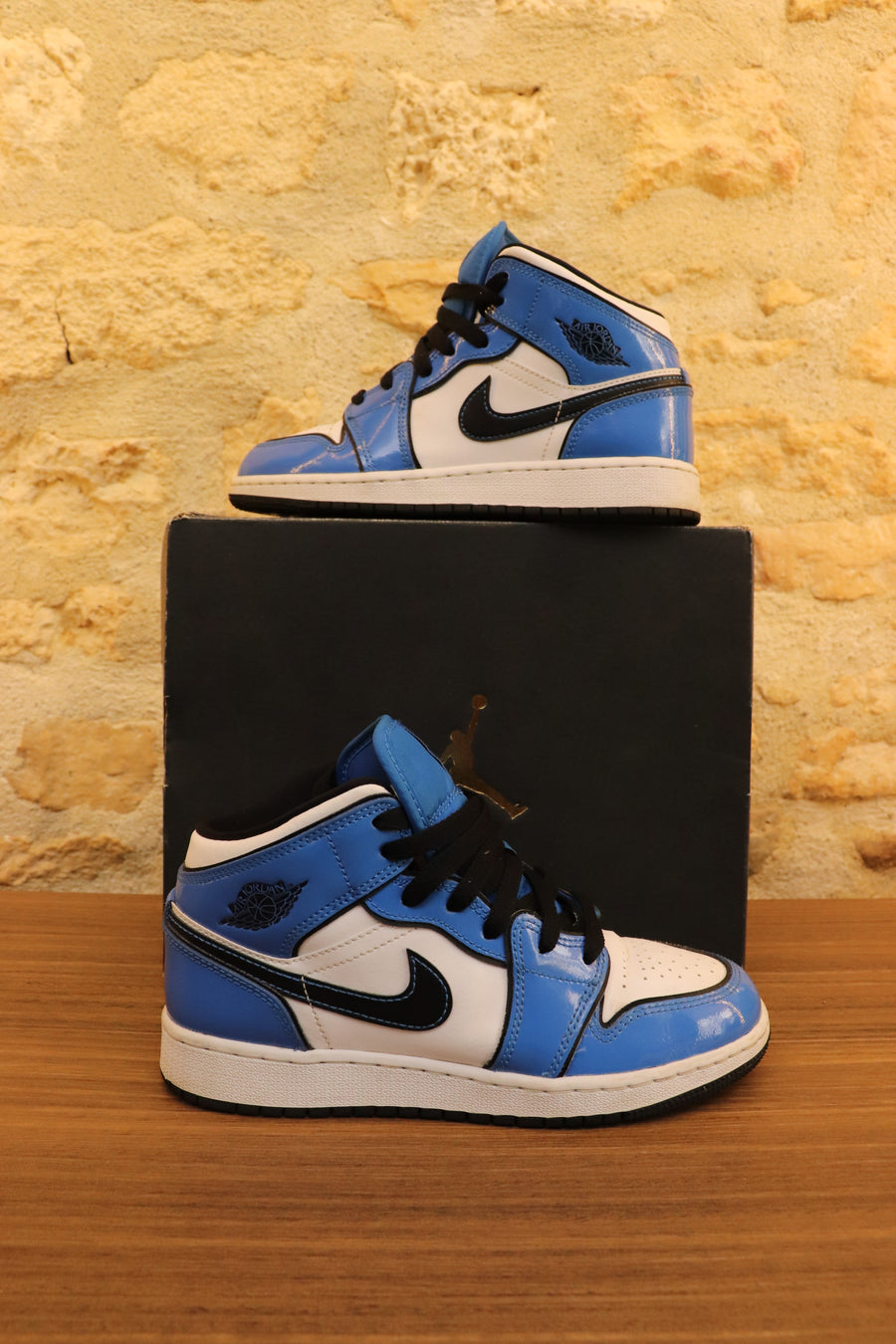 Jordan 1 Signal Blue