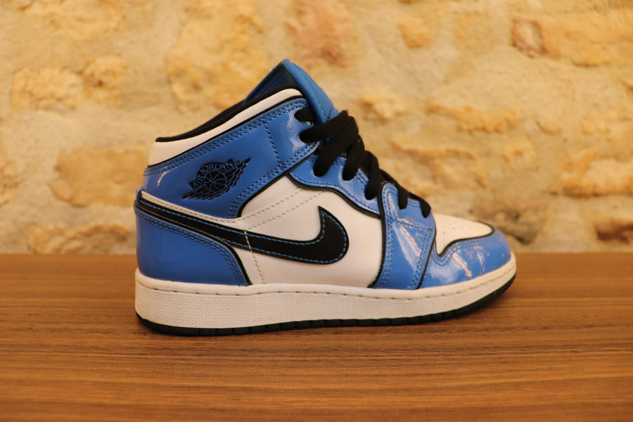 Jordan 1 Signal Blue