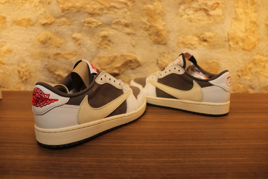 Nike AJ1 Low OG Reverse Mocha x Travis Scott