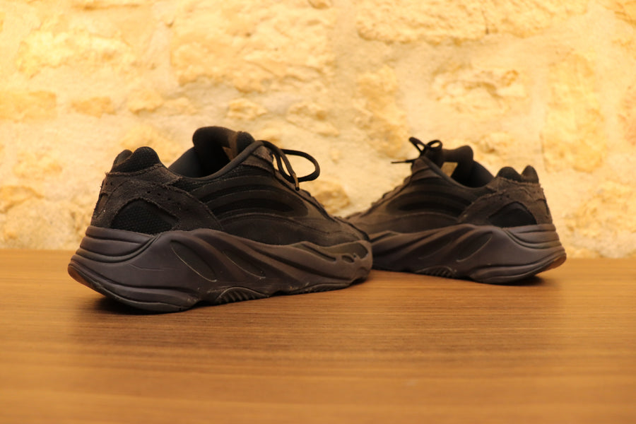 Yeezy Boost 700 V2 Vanta Black