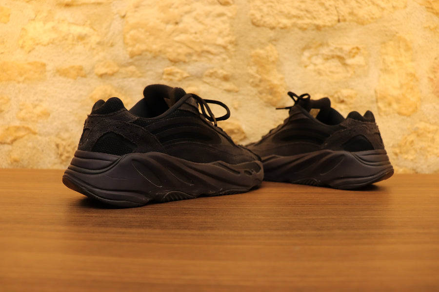 Yeezy Boost 700 V2 Vanta Black