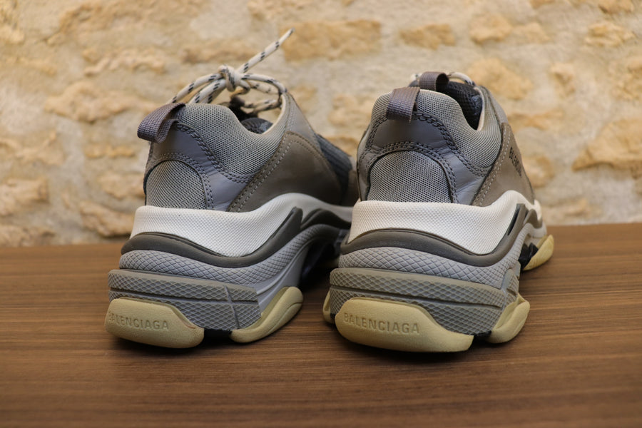 Balenciaga Triple S Gris