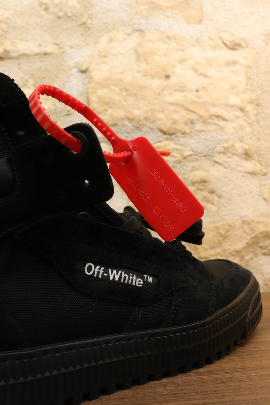 Off White Black Court Leather