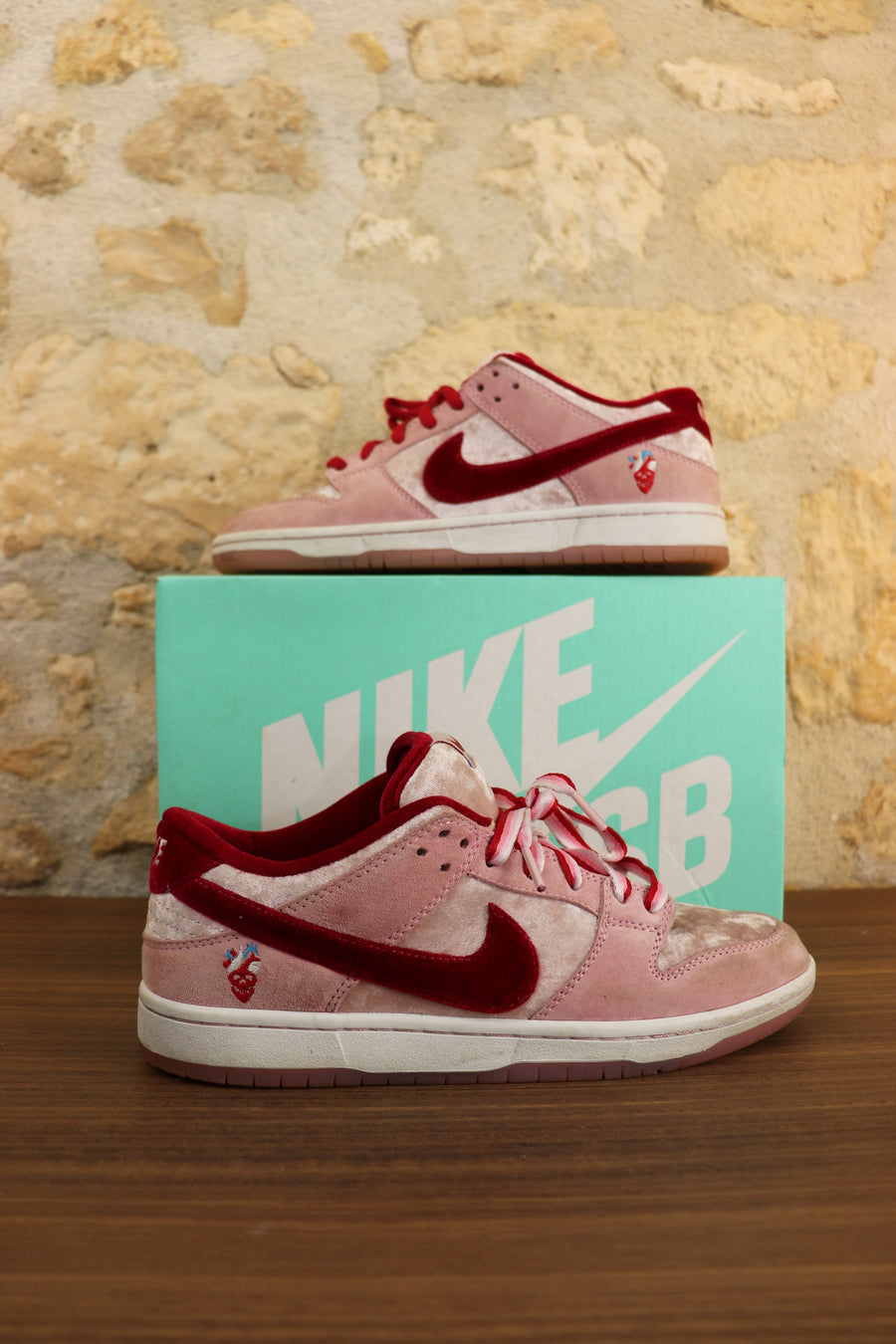 Nike Dunk SB Low Strange Love (Standard Box)