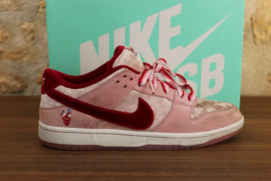 Nike Dunk SB Low Strange Love (Standard Box) – Vesti Bene
