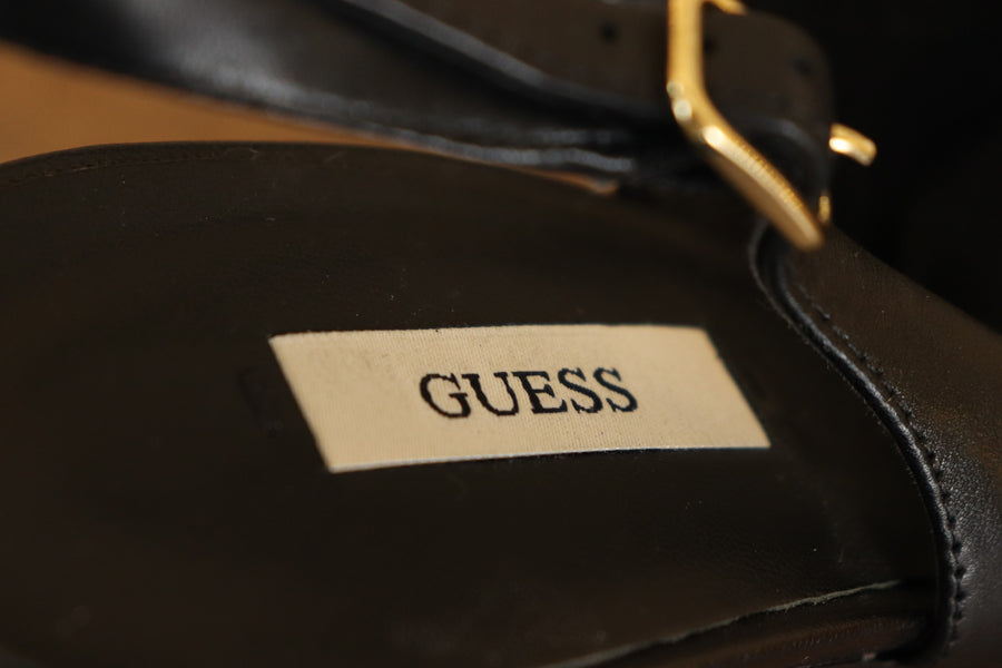 Guess Pumps