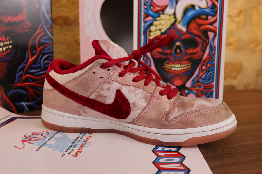 Nike Dunk SB Strange Love (Special Box)